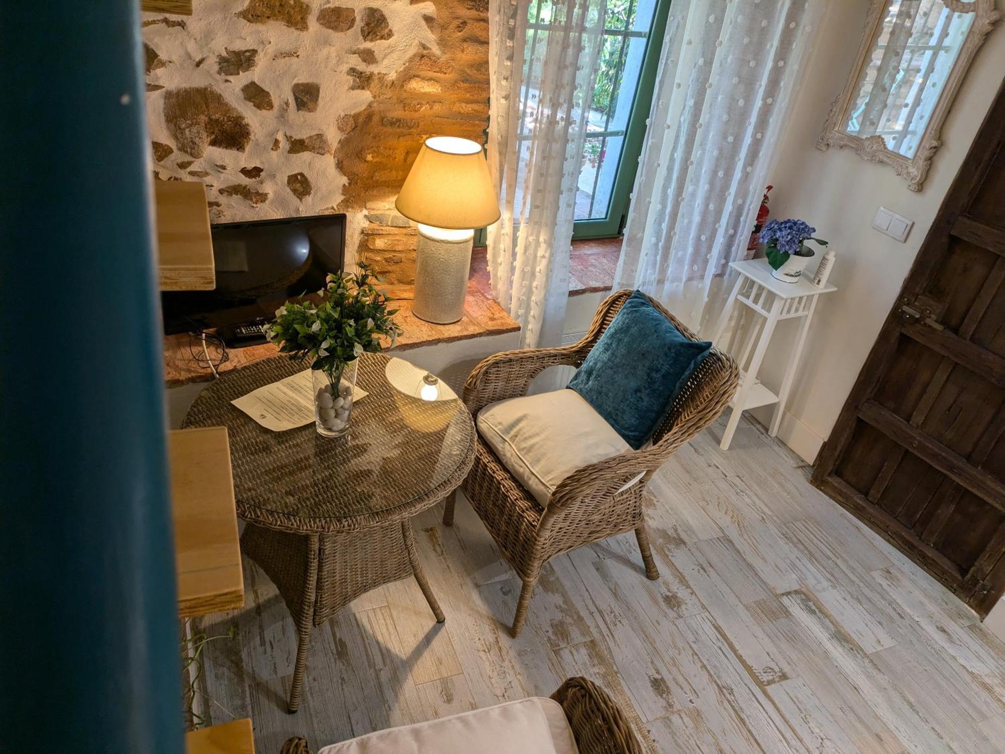 Finca La Favorita- Suites (Adults Only) Constantina Exterior photo